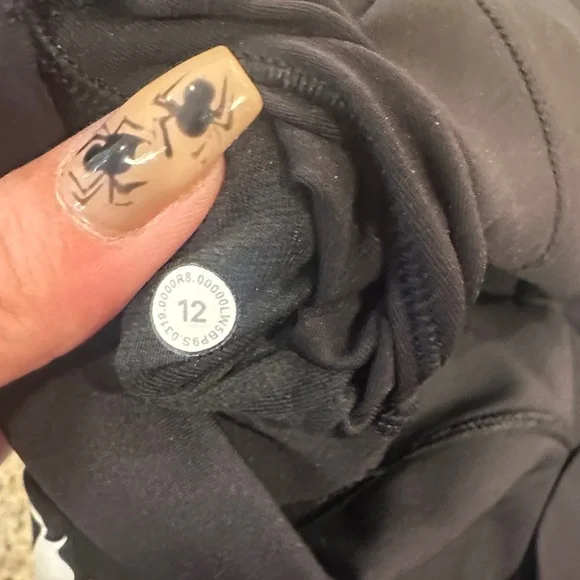 EUC lululemon soul cycle collab Black Skull Print Leggings - Picture 3 of 4